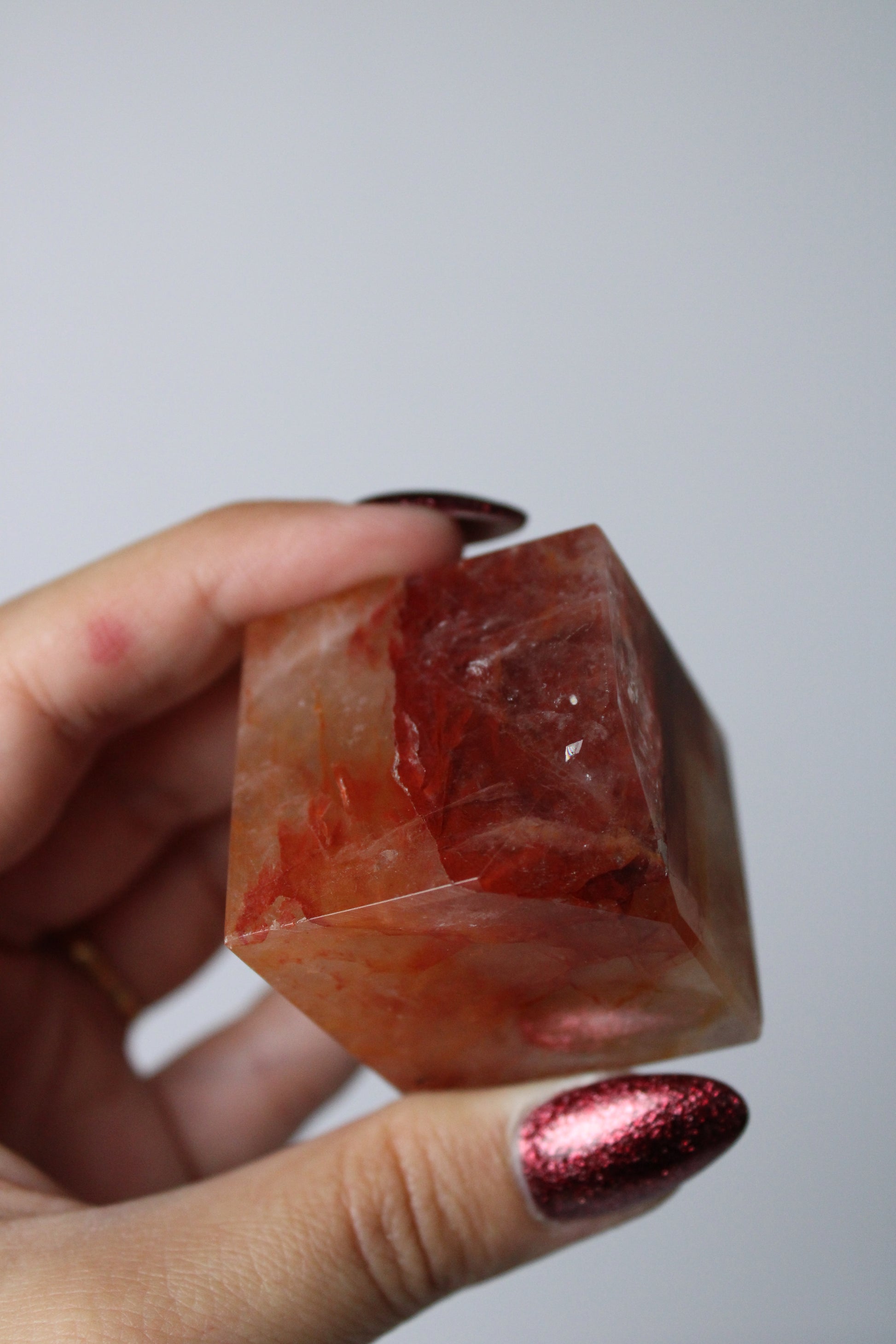 Fire quartz kubus - Gemstone Dreams