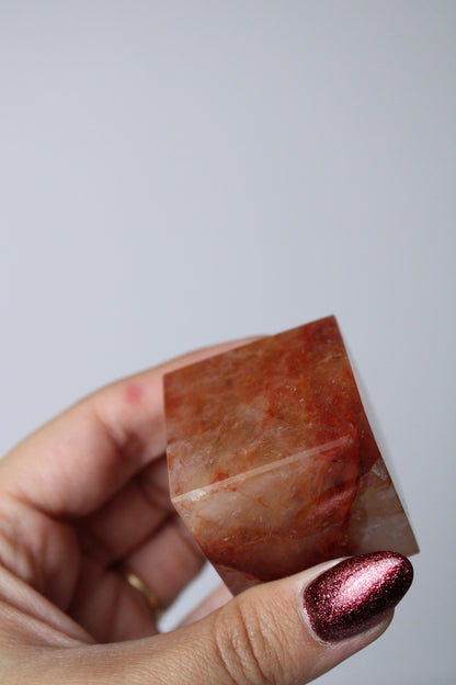 Fire quartz kubus - Gemstone Dreams