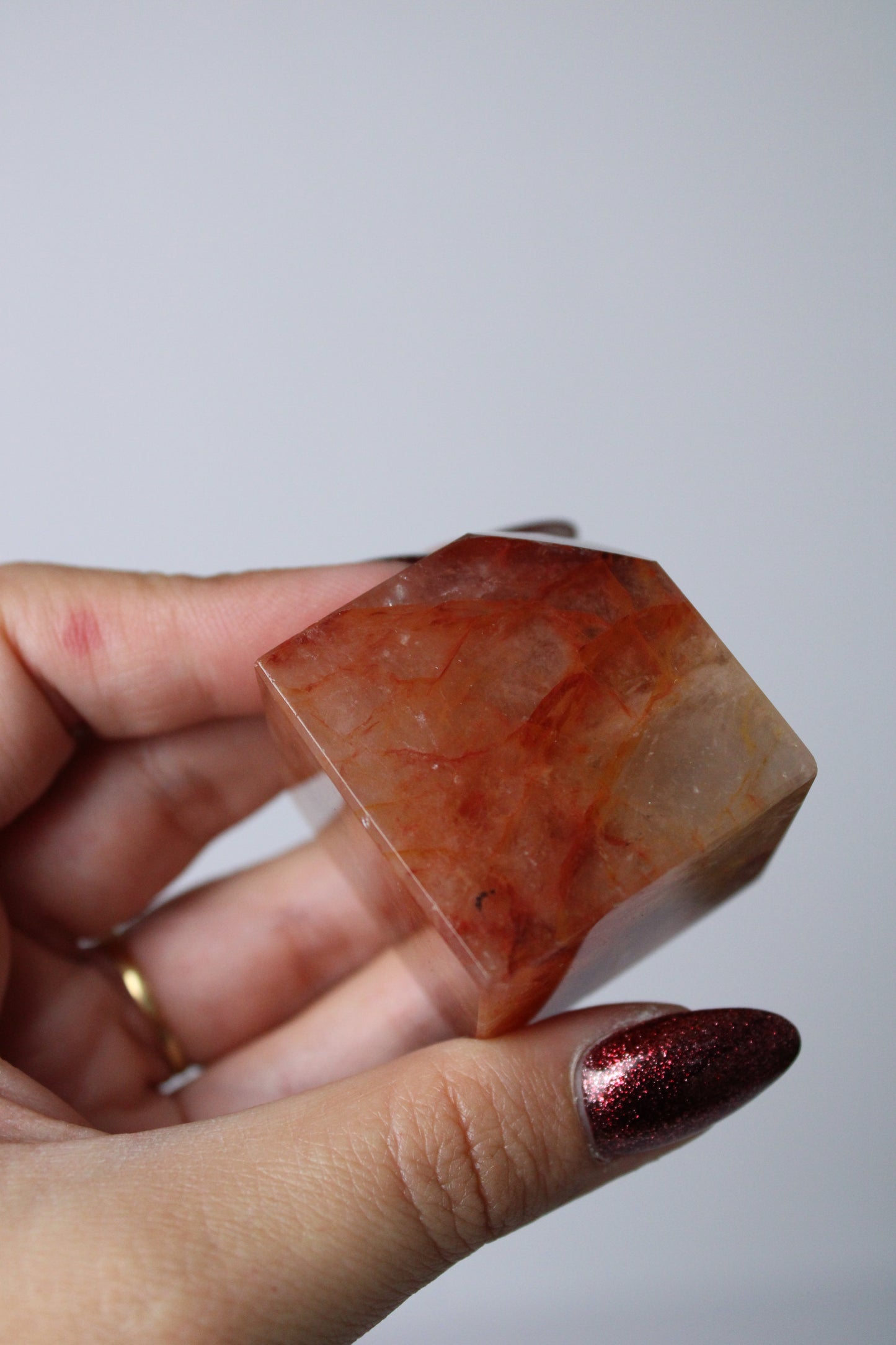 Fire quartz kubus - Gemstone Dreams