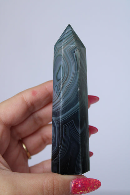 Blauwe onyx toren - Gemstone Dreams