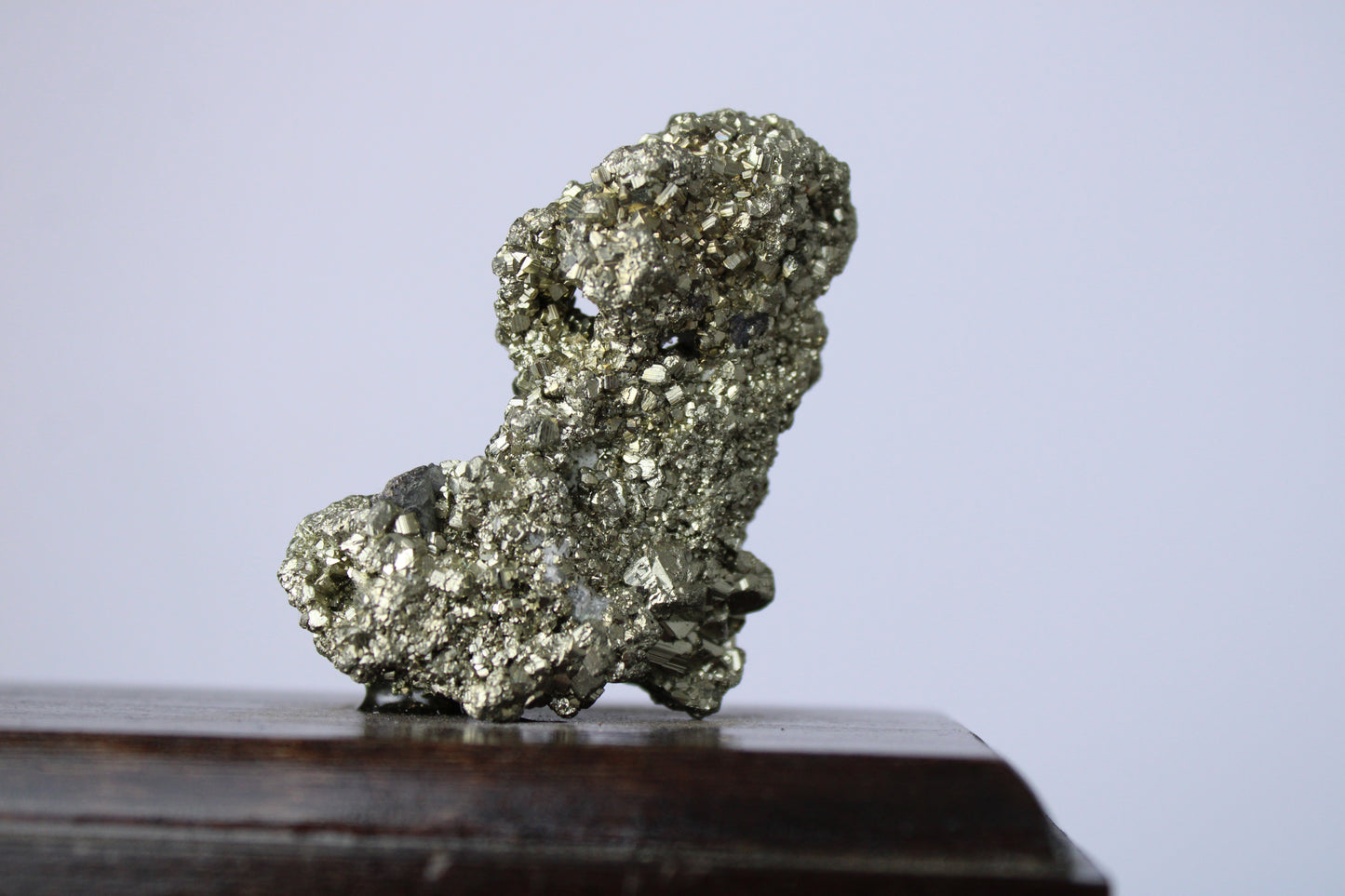 Pen holder with pyrite