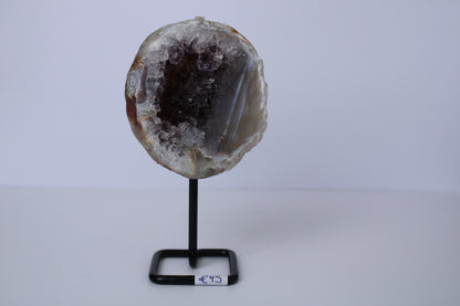 Achat mit Amethystgeode auf Ständer