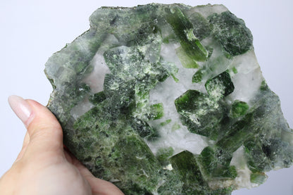 Groene epidoot slab - Gemstone Dreams