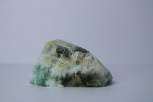 Feather fluorite freeform